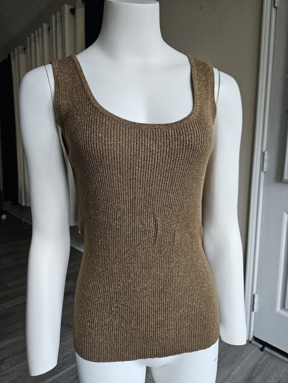 Kasper Metallic Gold Shimmer Ribbed Knit Tank Top Medium